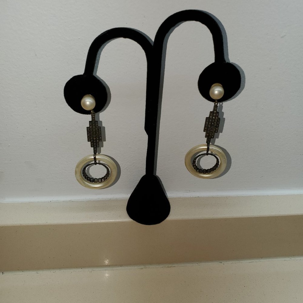 TRUE VINTAGE ART DECO EARRINGS